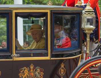 Secrets d'Histoire Elizabeth II, notre Reine