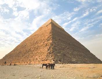 La rvlation des pyramides Mystrieux difice